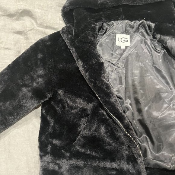 Fur UGG Coat/Jacket - Picture 4 of 6